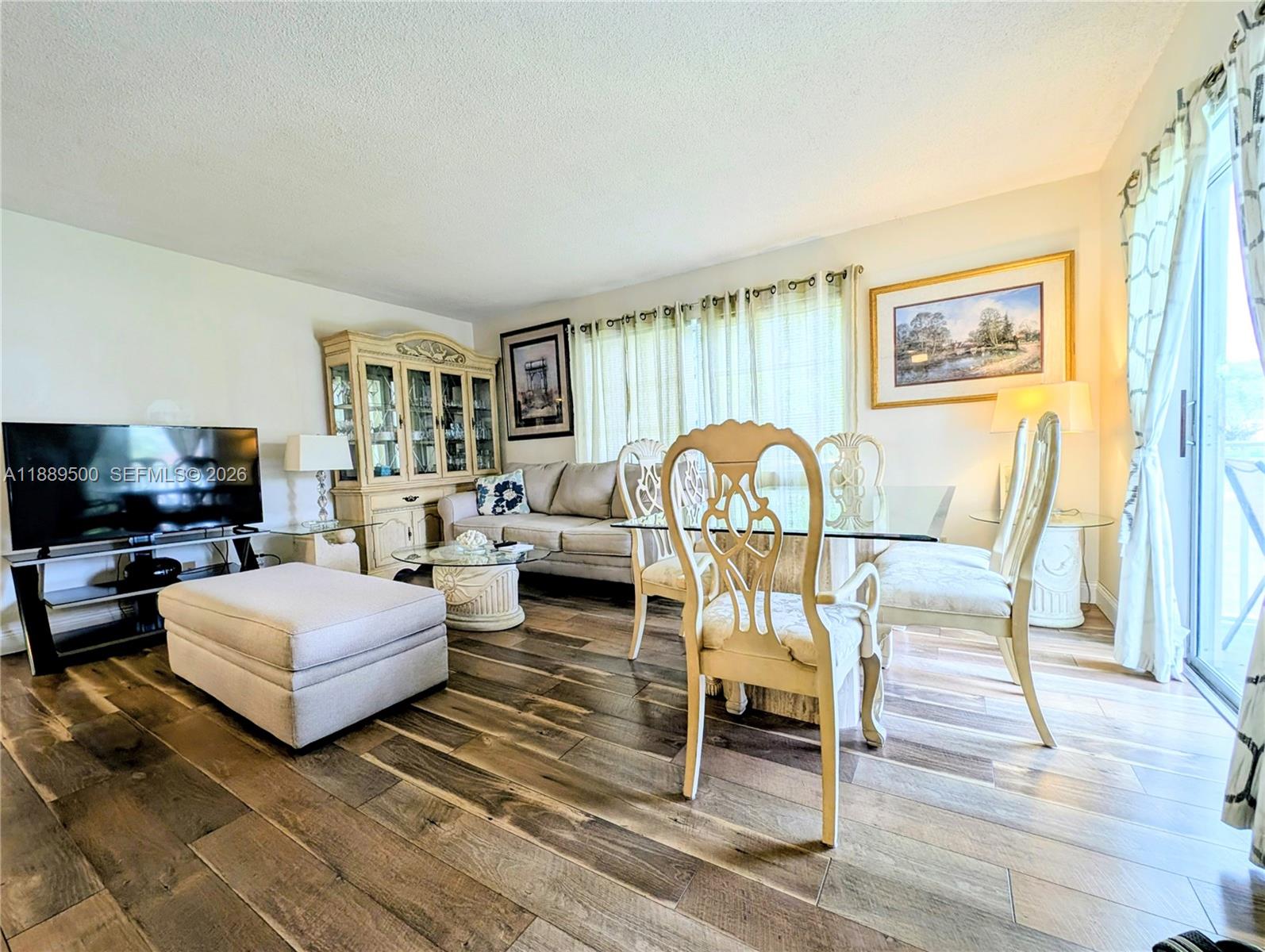 LAUDERDALE OAKS CONDO I - Residential