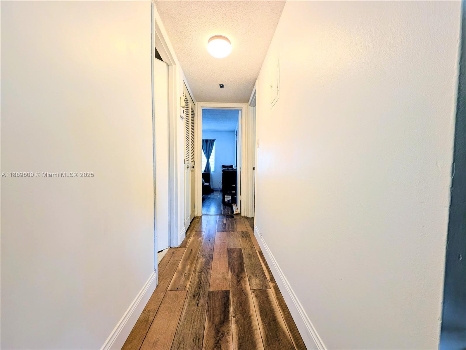 LAUDERDALE OAKS CONDO I - Residential