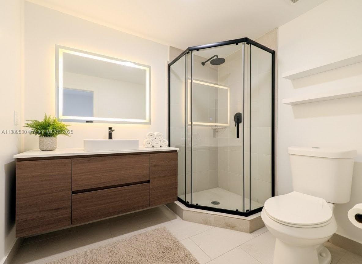 LAUDERDALE OAKS CONDO I - Residential