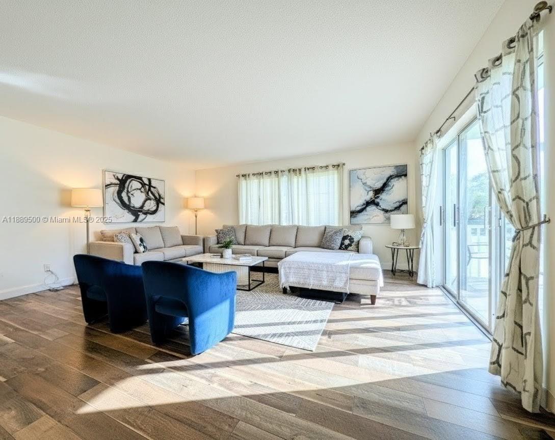 LAUDERDALE OAKS CONDO I - Residential