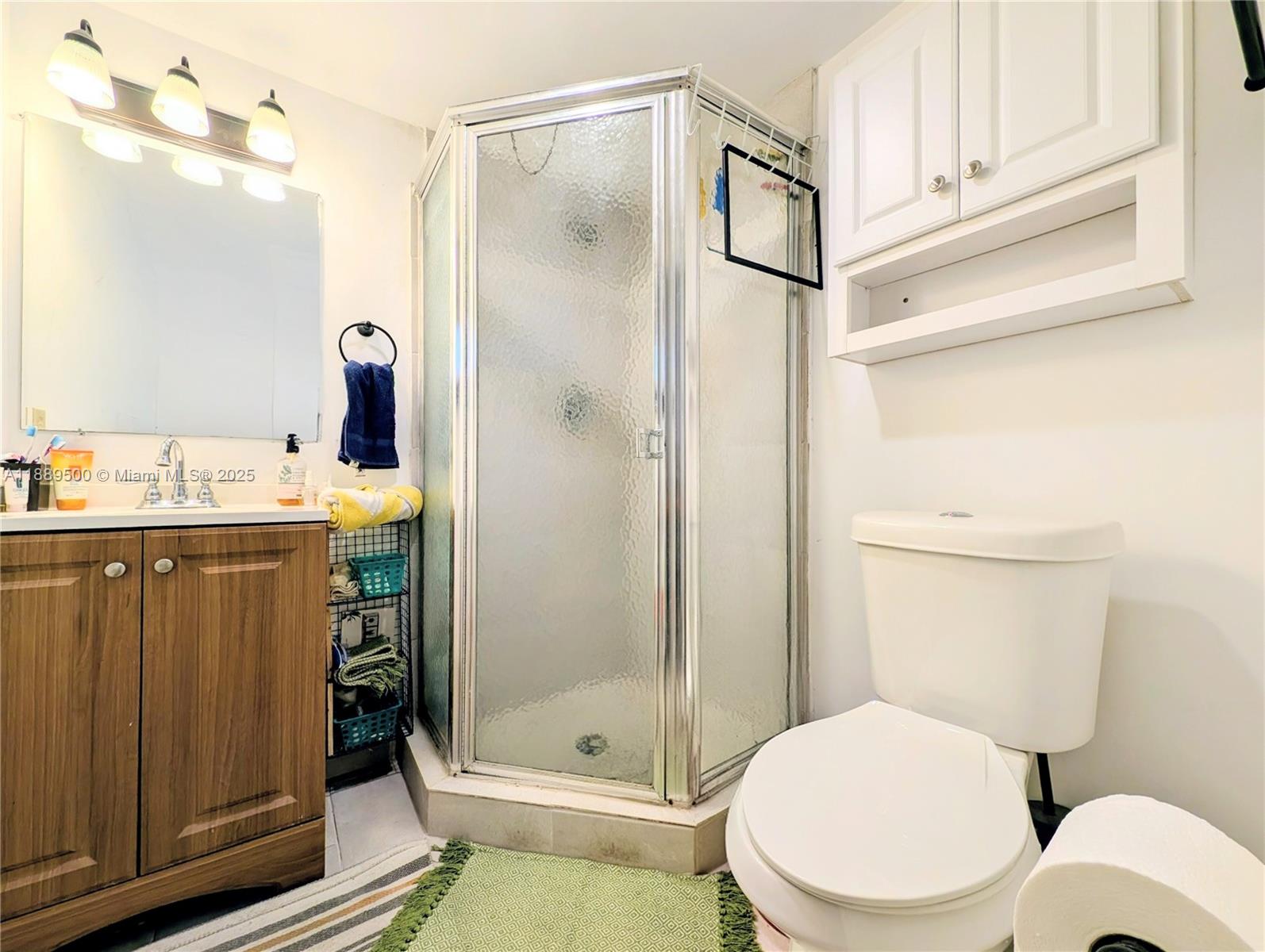 LAUDERDALE OAKS CONDO I - Residential