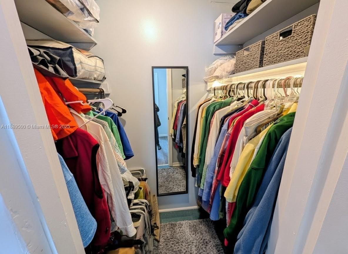 LAUDERDALE OAKS CONDO I - Residential