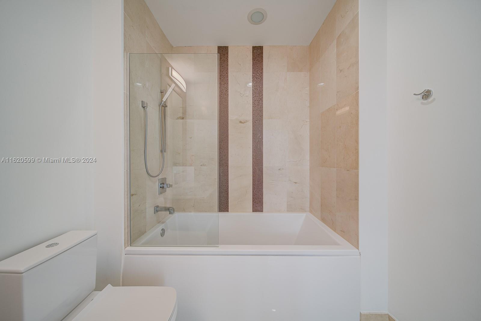 THE CRIMSON CONDO - Residential