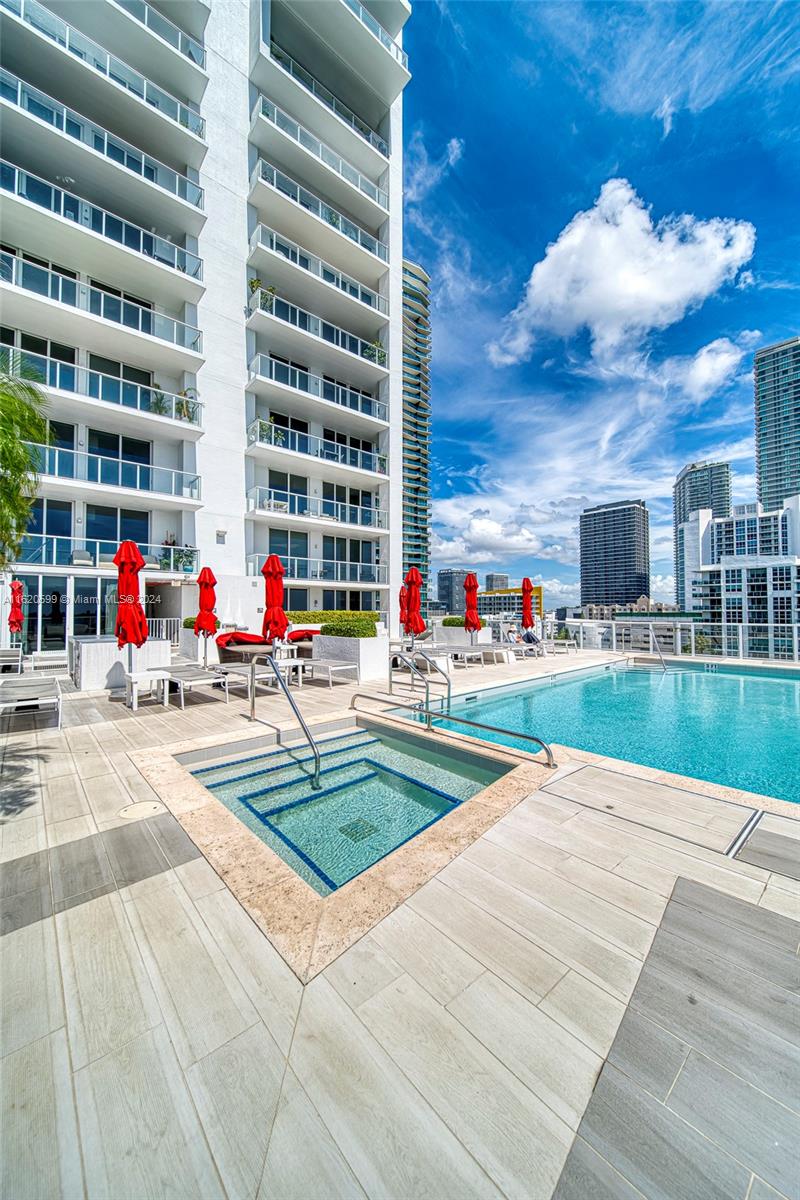 THE CRIMSON CONDO - Residential