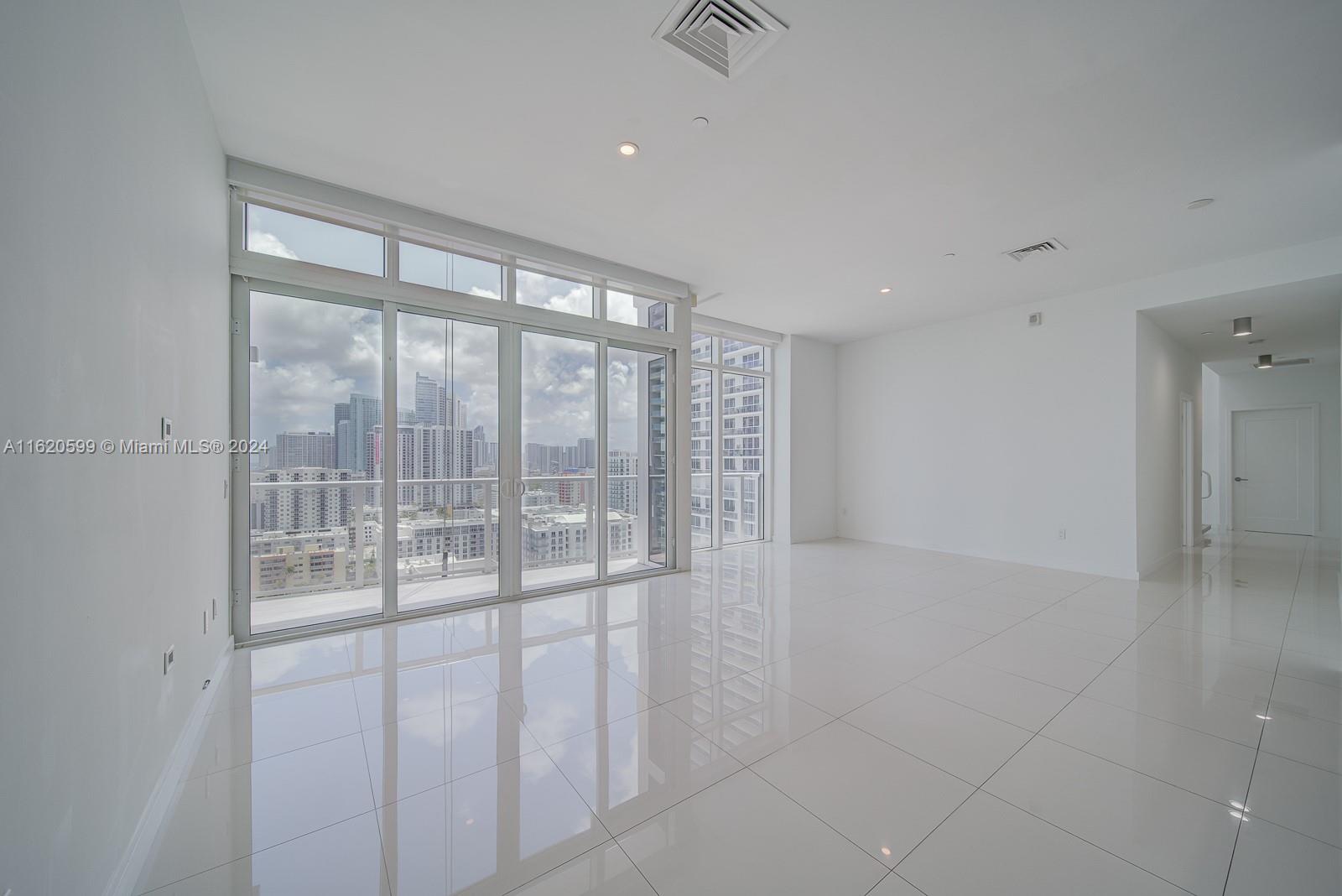 THE CRIMSON CONDO - Residential