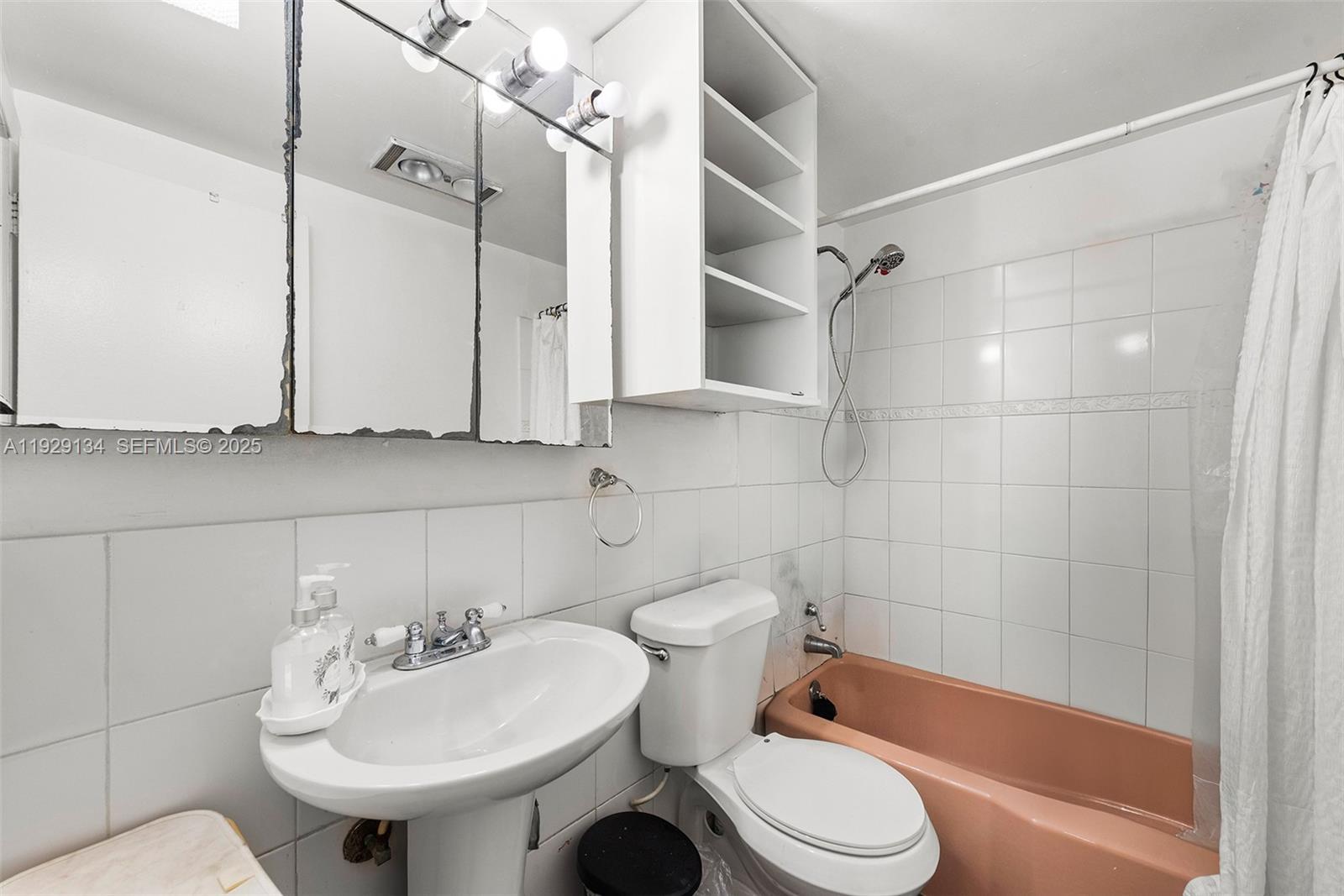 SKY LAKE GARDENS NO 2 CON - Residential