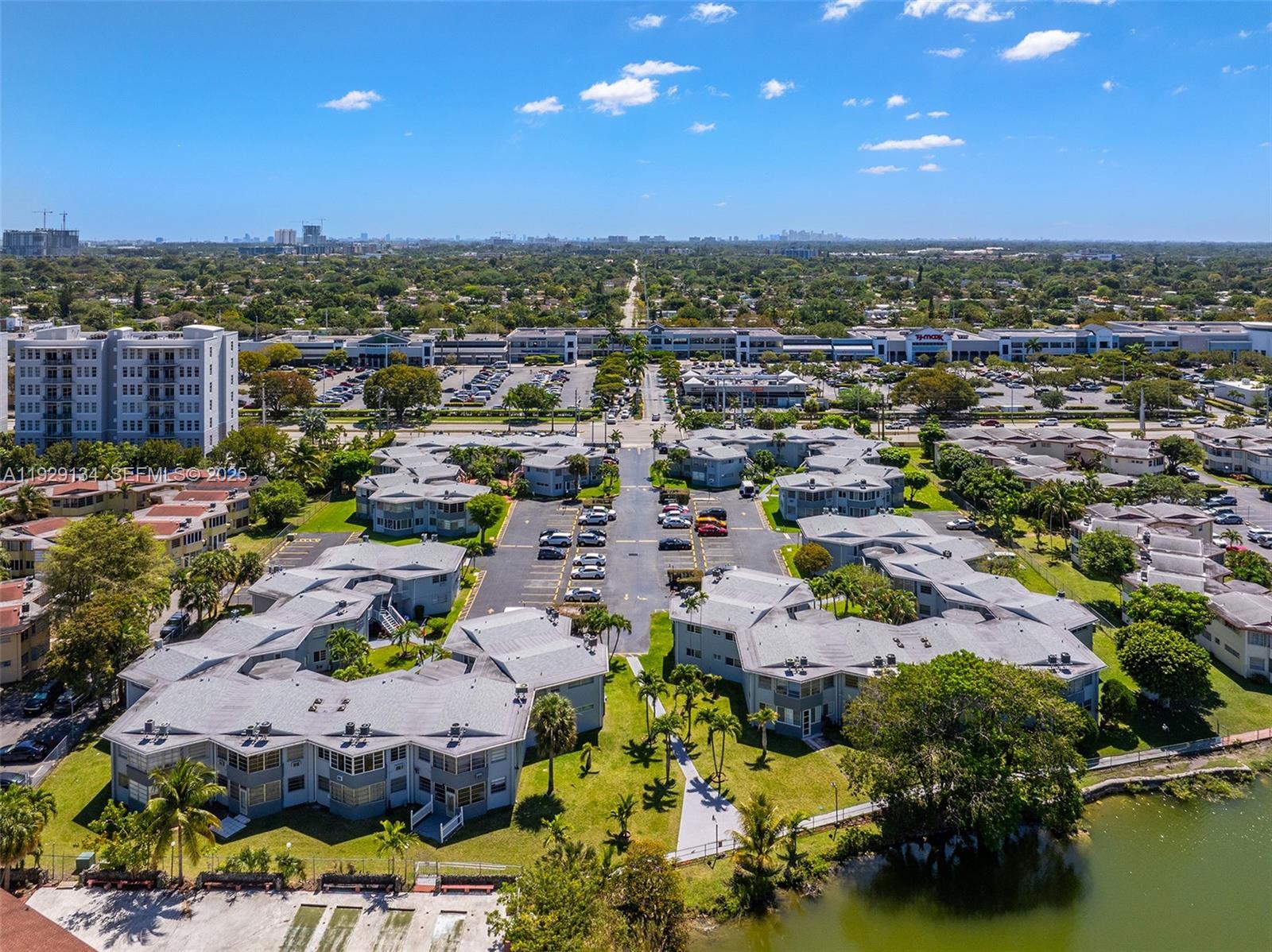 SKY LAKE GARDENS NO 2 CON - Residential