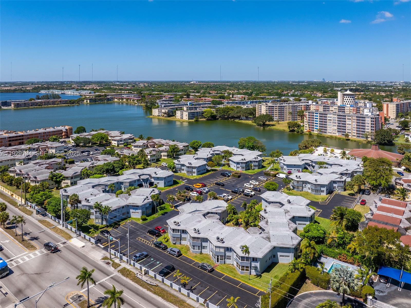 SKY LAKE GARDENS NO 2 CON - Residential