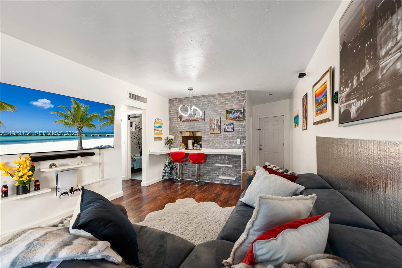 SKY LAKE GARDENS NO 2 CON - Residential