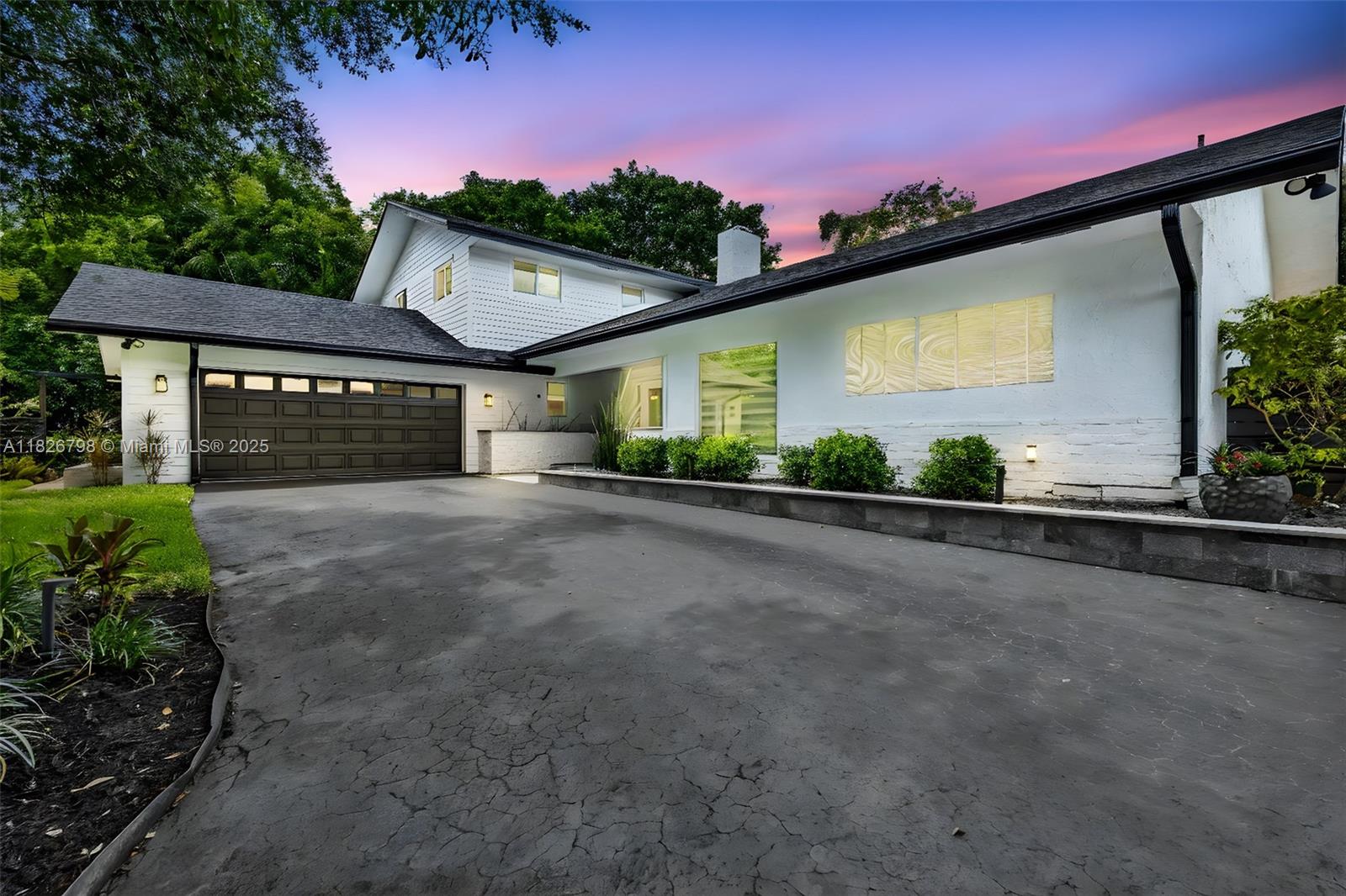 11901 NW 4th St