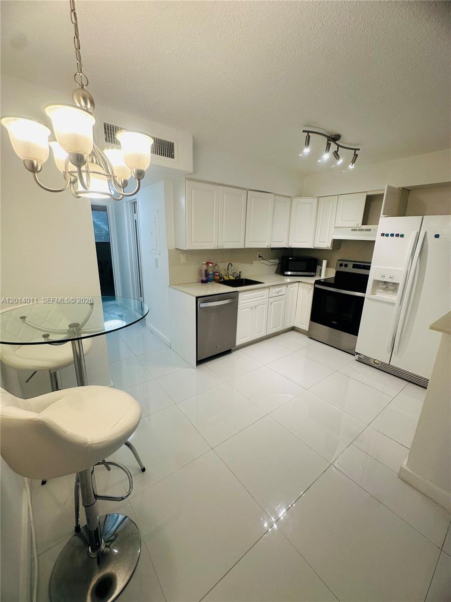GOLDEN KEY CONDO, THE - Residential