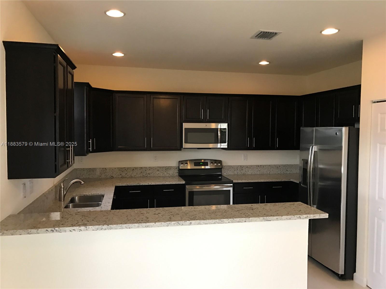 GRAND BAY NORTH - Residential Lease
