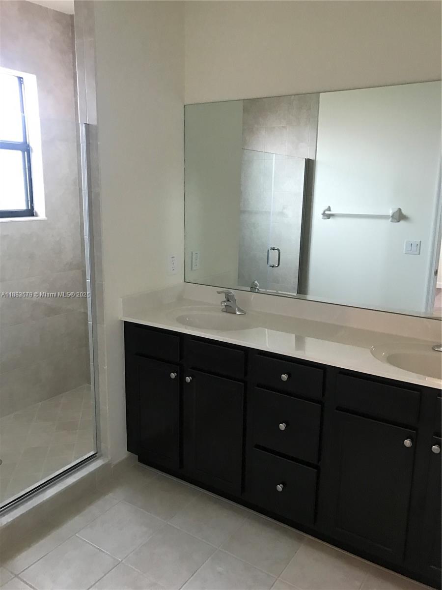 GRAND BAY NORTH - Residential Lease