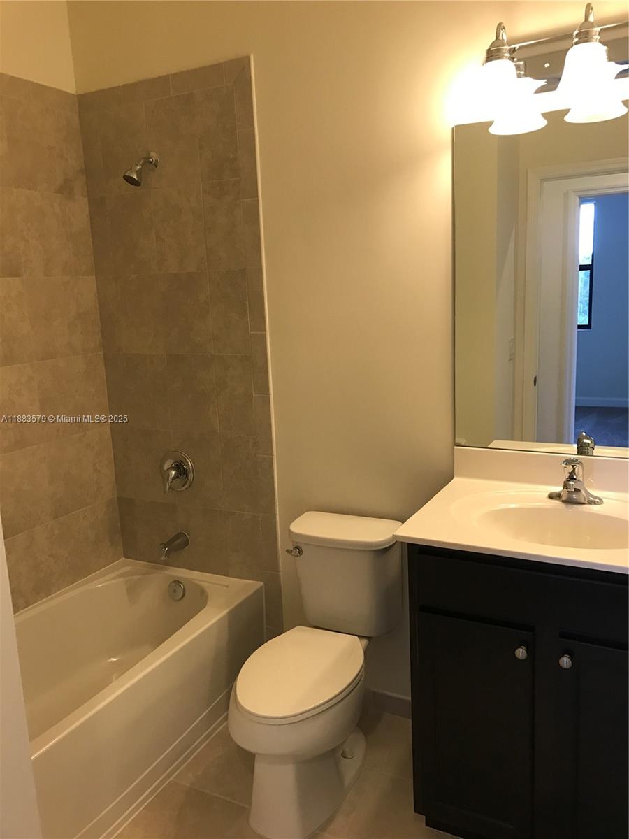 GRAND BAY NORTH - Residential Lease