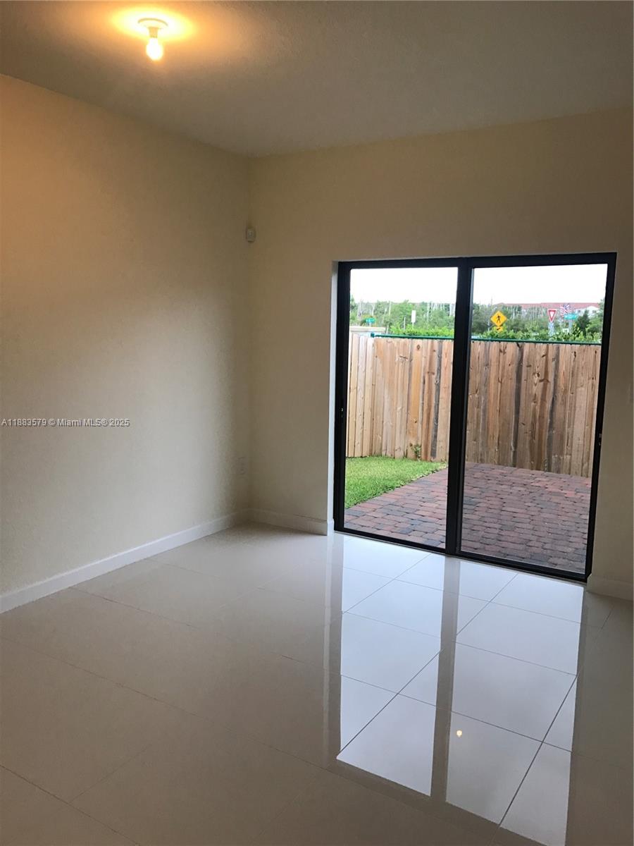 GRAND BAY NORTH - Residential Lease