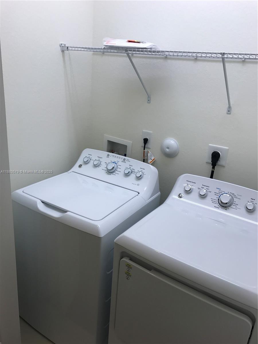 GRAND BAY NORTH - Residential Lease
