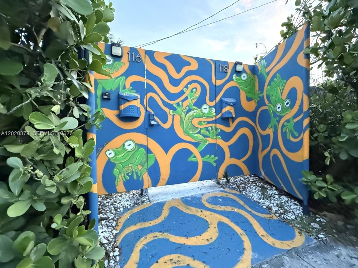 118 NW 24th St