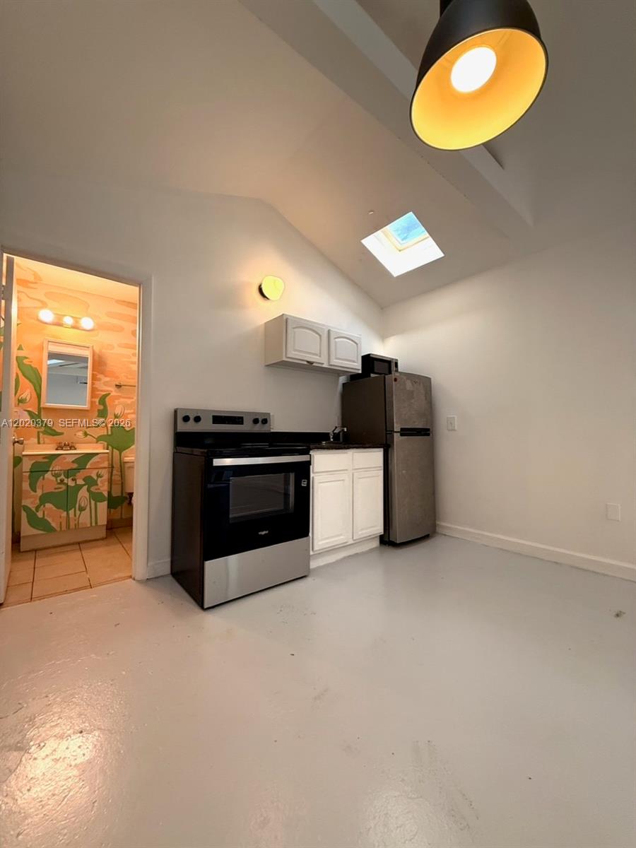 118 NW 24th St