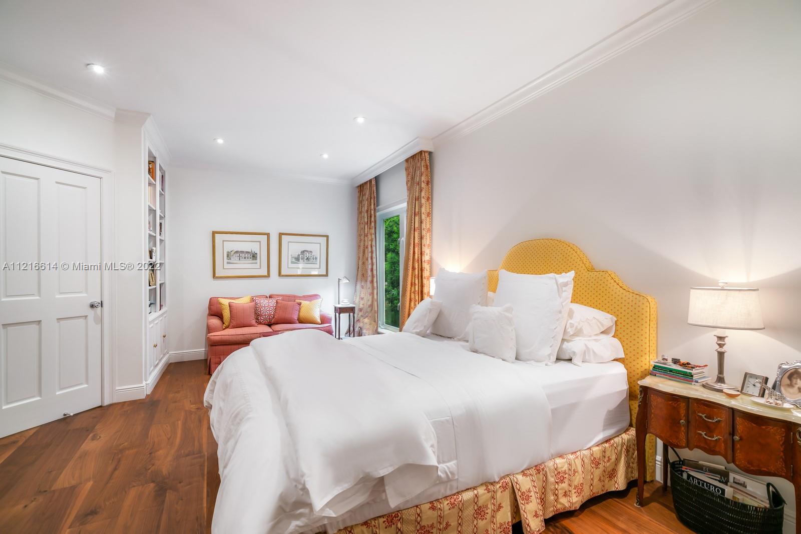 TROPICAL ISLE HOMES SUB - Residential