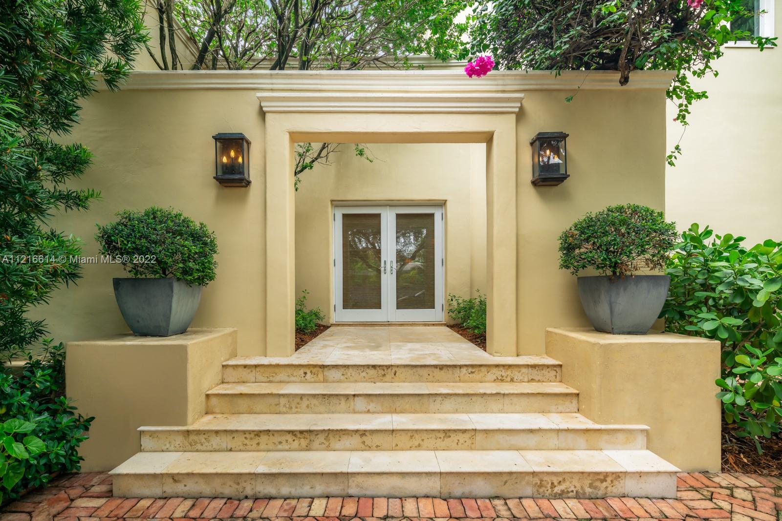 TROPICAL ISLE HOMES SUB - Residential