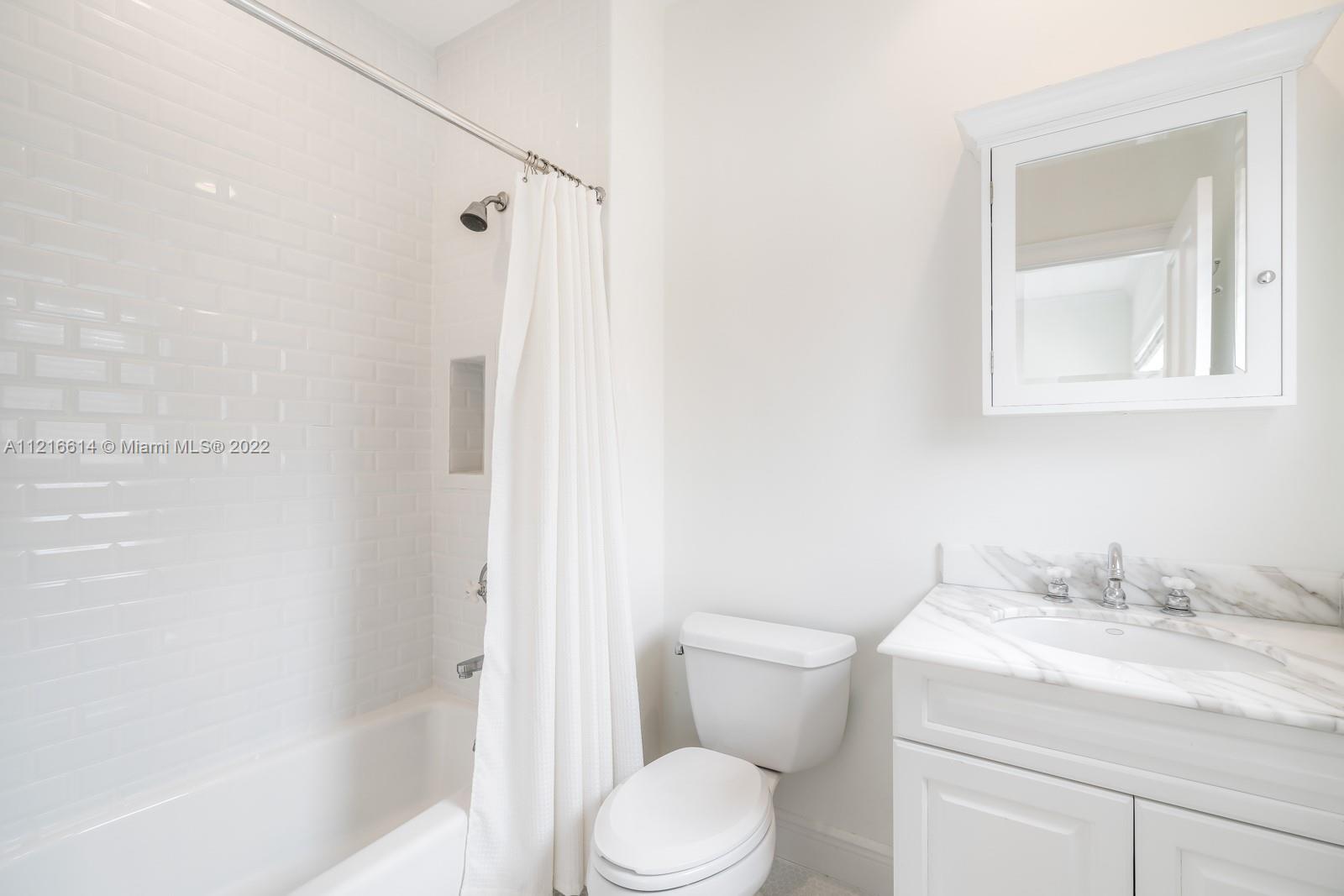 TROPICAL ISLE HOMES SUB - Residential