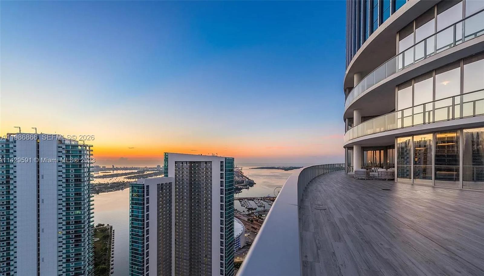 PARAMOUNT MIAMI WORLDCENT - Residential