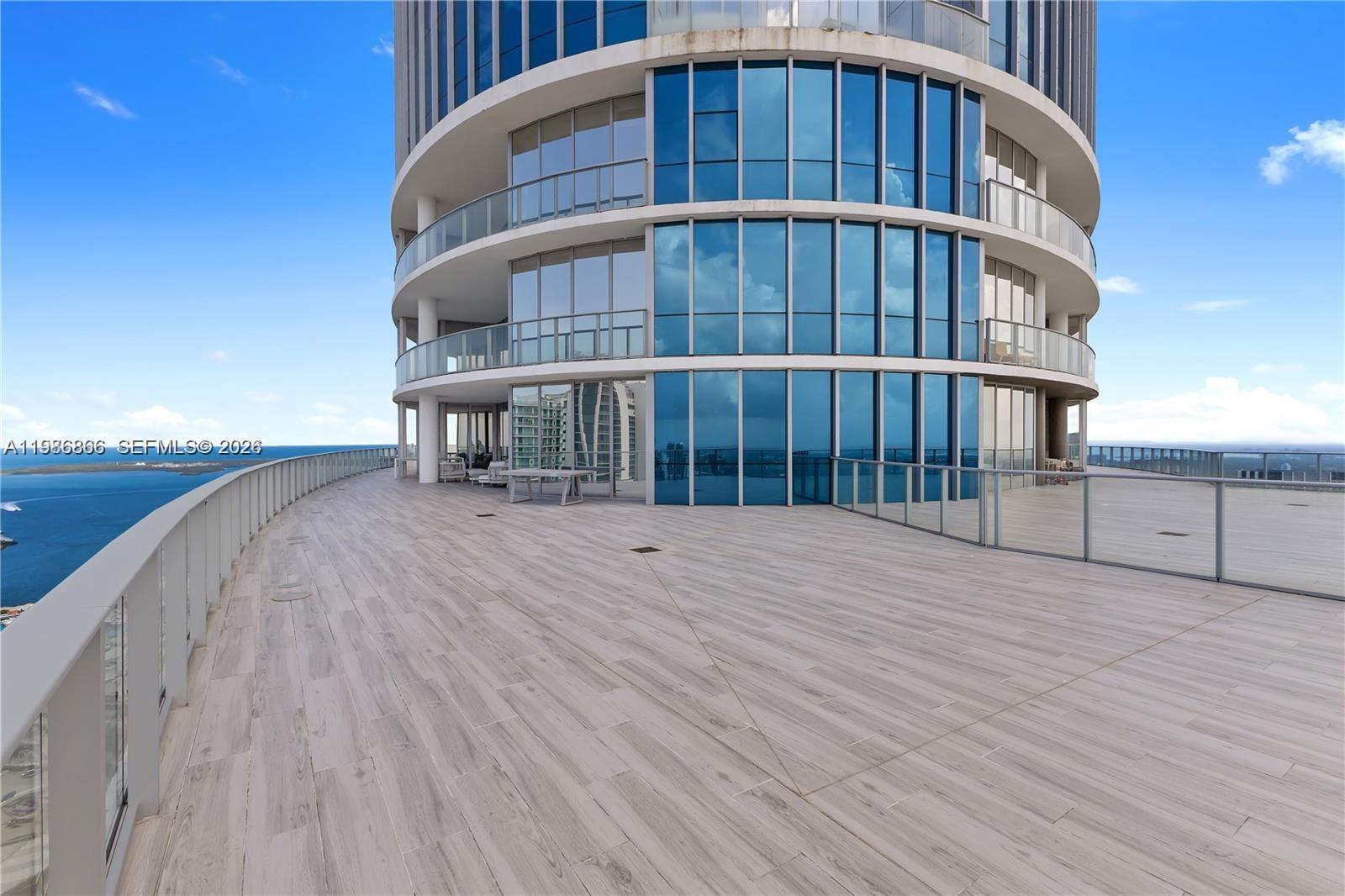 PARAMOUNT MIAMI WORLDCENT - Residential