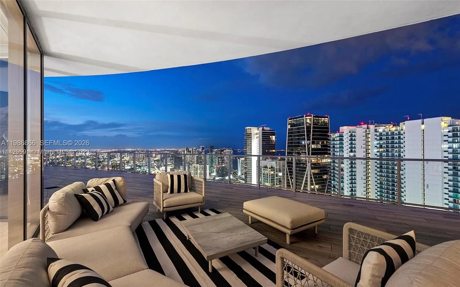 PARAMOUNT MIAMI WORLDCENT - Residential