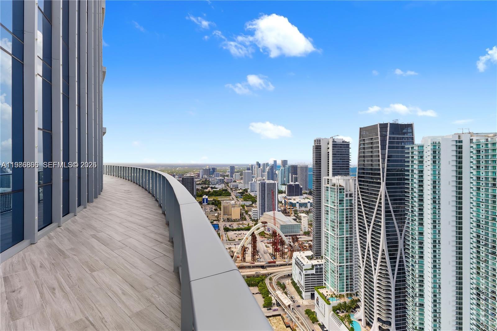 PARAMOUNT MIAMI WORLDCENT - Residential