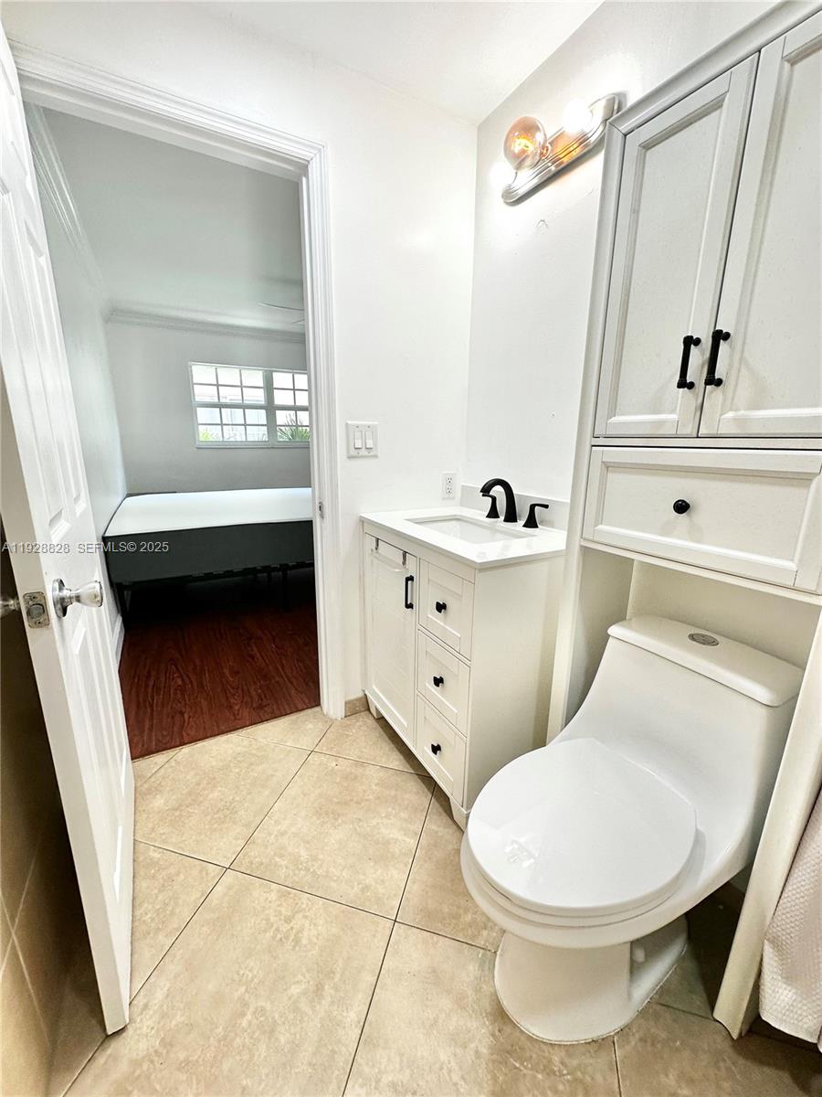 COACH HOUSE EAST & WEST C - Residential Lease