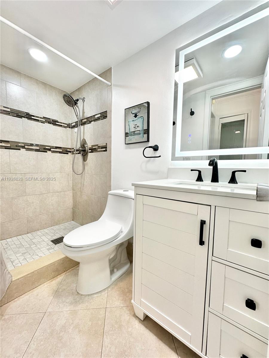 COACH HOUSE EAST & WEST C - Residential Lease