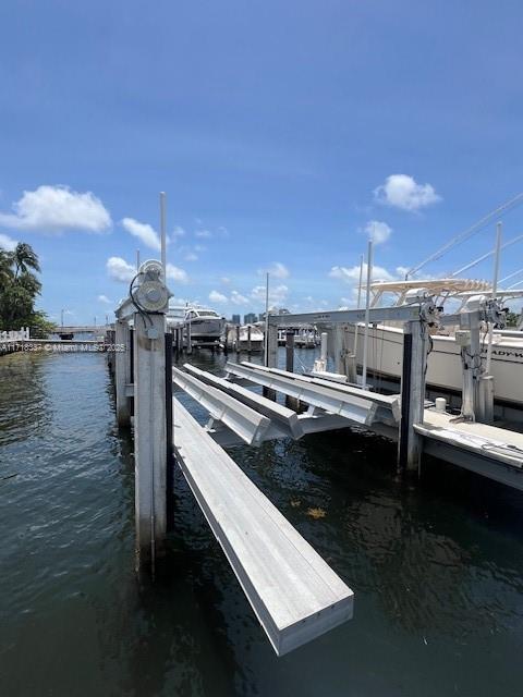 Grove Isle Marina - Land