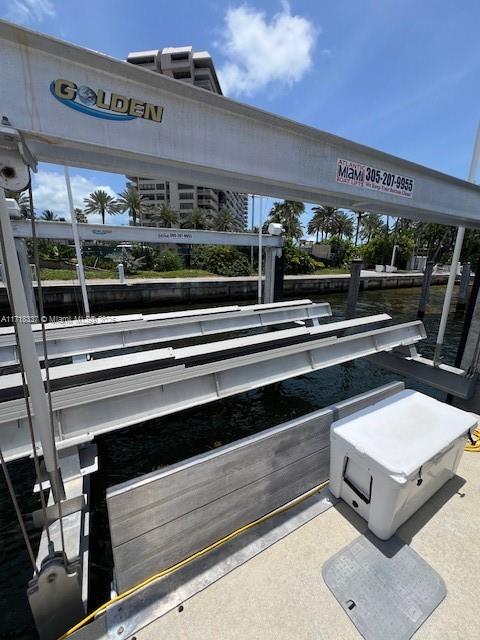 Grove Isle Marina - Land