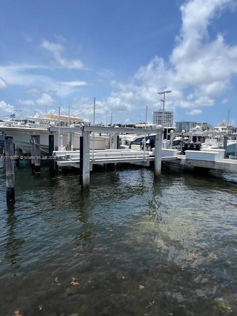 Grove Isle Marina - Land