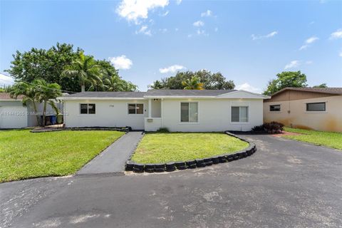 Single Family Residence in Fort Lauderdale FL 1736 4th street St.jpg