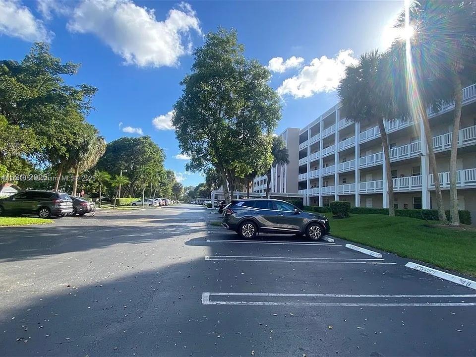 Great opportunity!!! Beautiful, modern and spacious 2 bedrooms, 2 bathrooms unit in the heart of Coral Springs. Location close to Coral Square Mall, shopping plazas, restaurants and excellent schools. This elegant unit features tile and new vinyl floors - association requires 690 credit score, Available to rent staring first week of sept. showings available now.