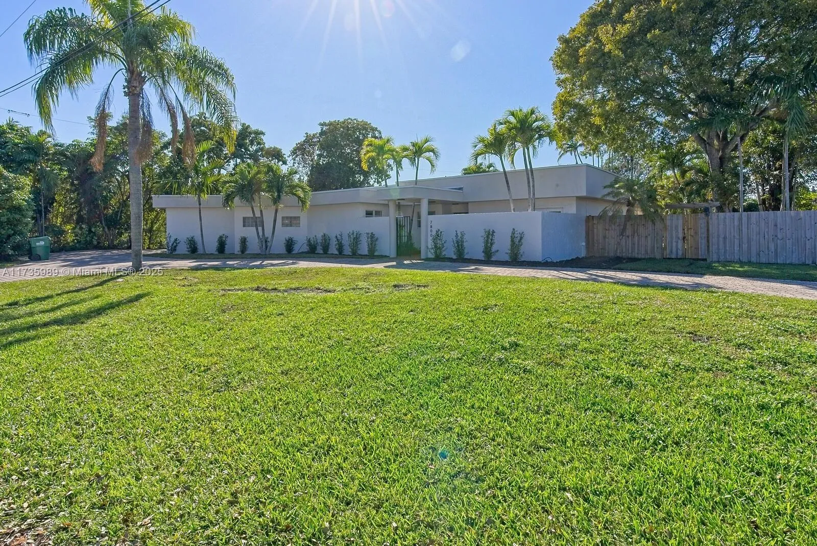 Miami, Florida 33173, United States, 3 Bedrooms Bedrooms, ,3 BathroomsBathrooms,Residential,Pending,11295