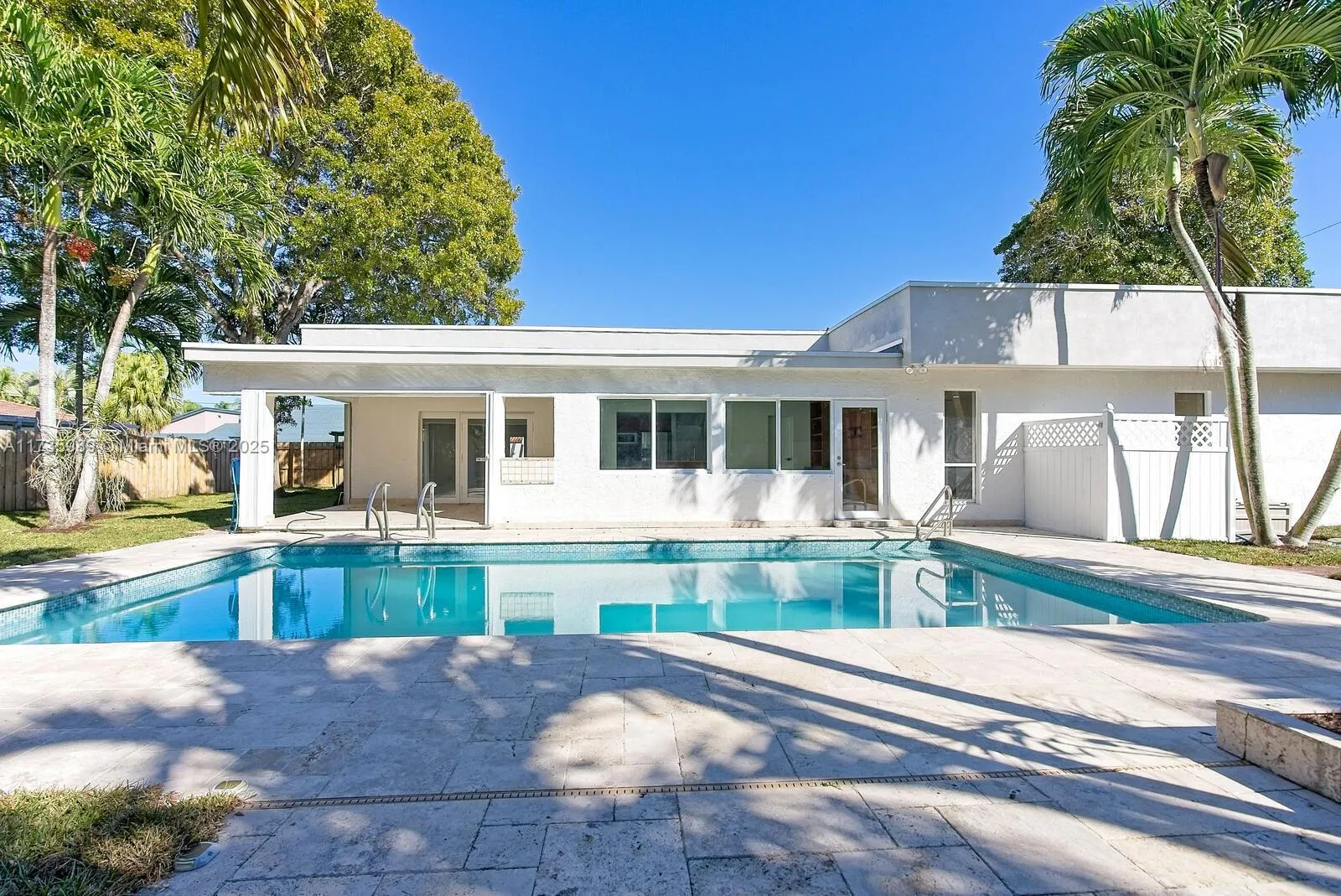 Miami, Florida 33173, United States, 3 Bedrooms Bedrooms, ,3 BathroomsBathrooms,Residential,Pending,11295