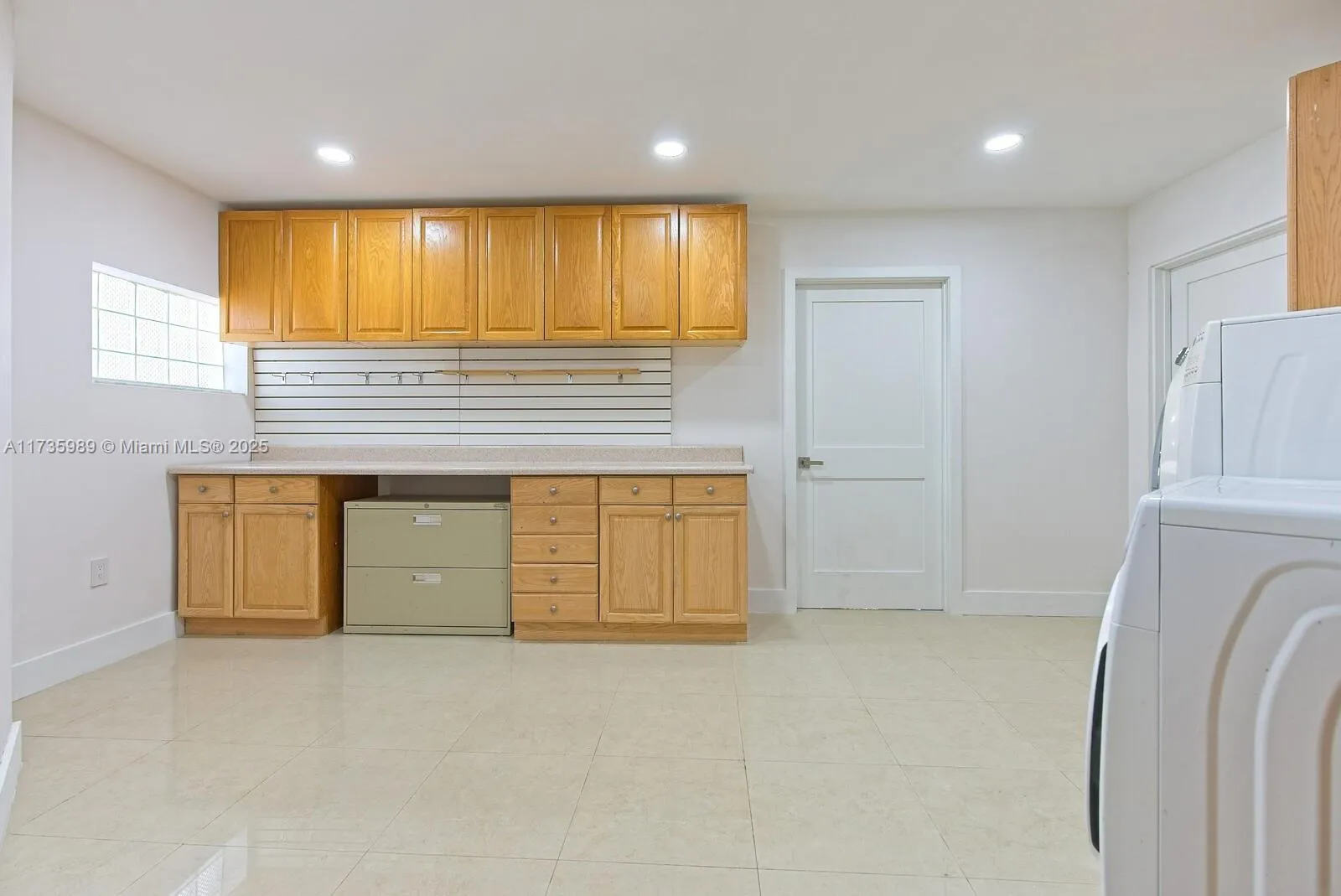 Miami, Florida 33173, United States, 3 Bedrooms Bedrooms, ,3 BathroomsBathrooms,Residential,Pending,11295