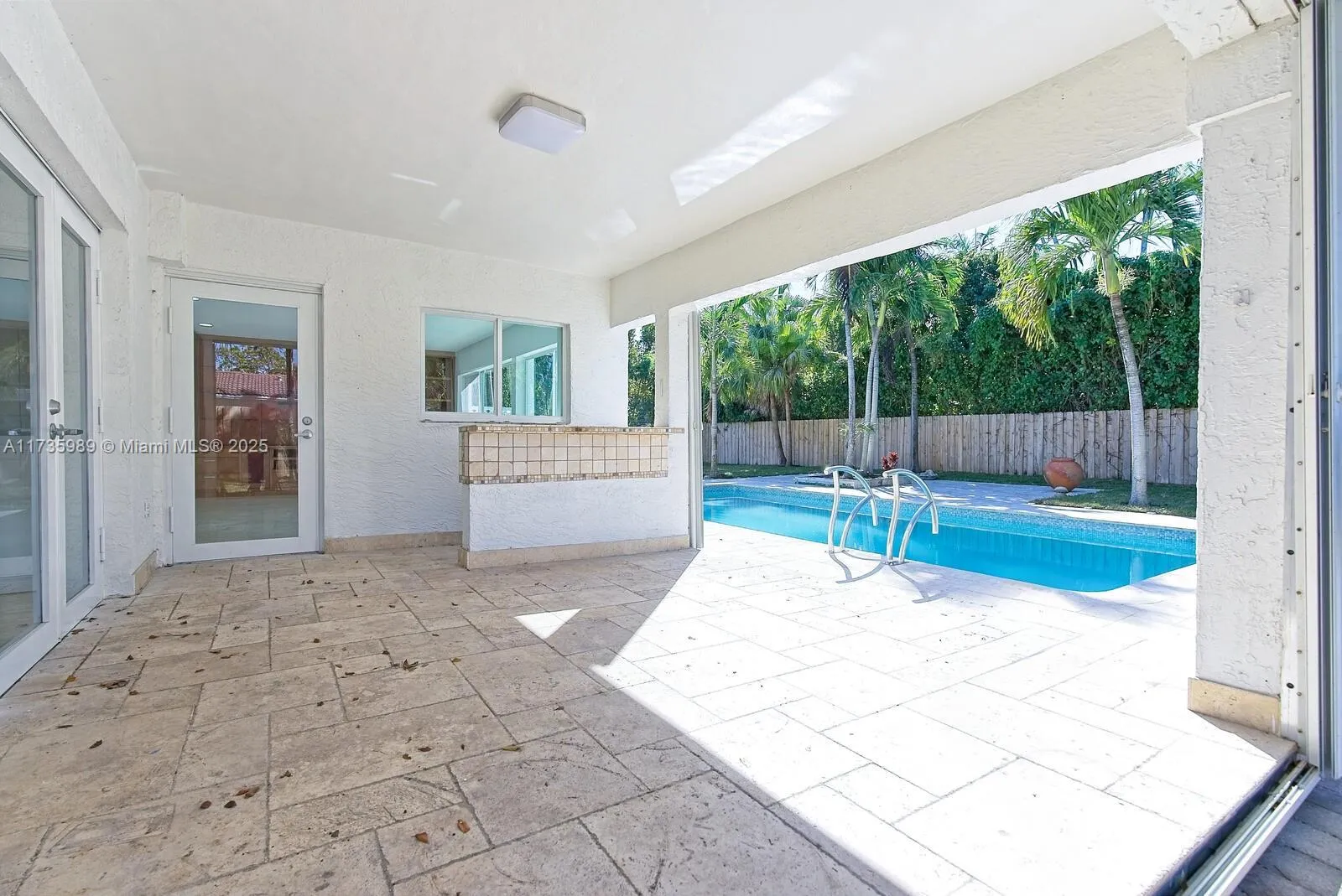 Miami, Florida 33173, United States, 3 Bedrooms Bedrooms, ,3 BathroomsBathrooms,Residential,Pending,11295