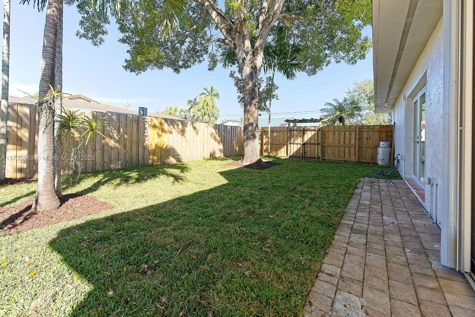 Miami, Florida 33173, United States, 3 Bedrooms Bedrooms, ,3 BathroomsBathrooms,Residential,Pending,11295