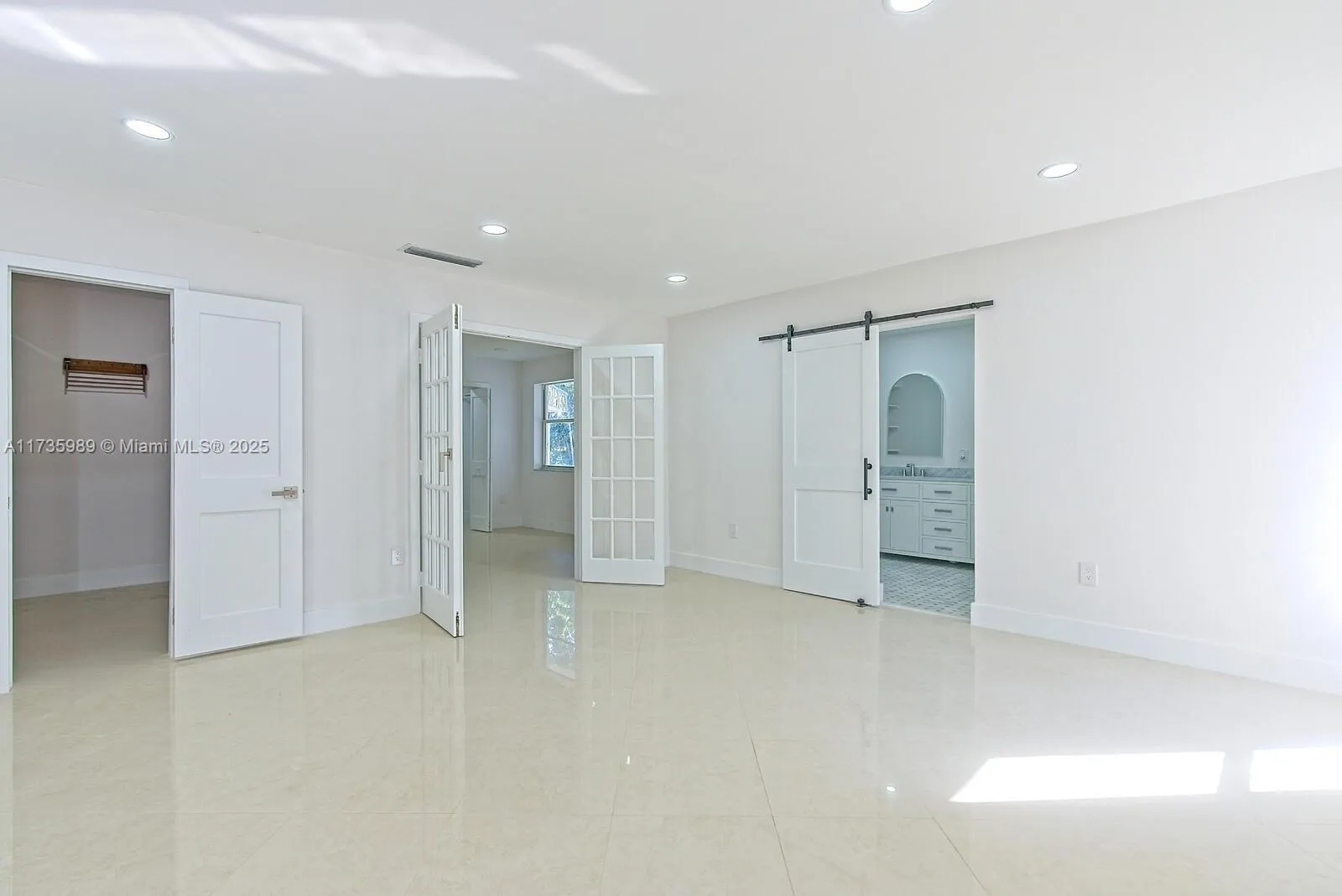 Miami, Florida 33173, United States, 3 Bedrooms Bedrooms, ,3 BathroomsBathrooms,Residential,Pending,11295