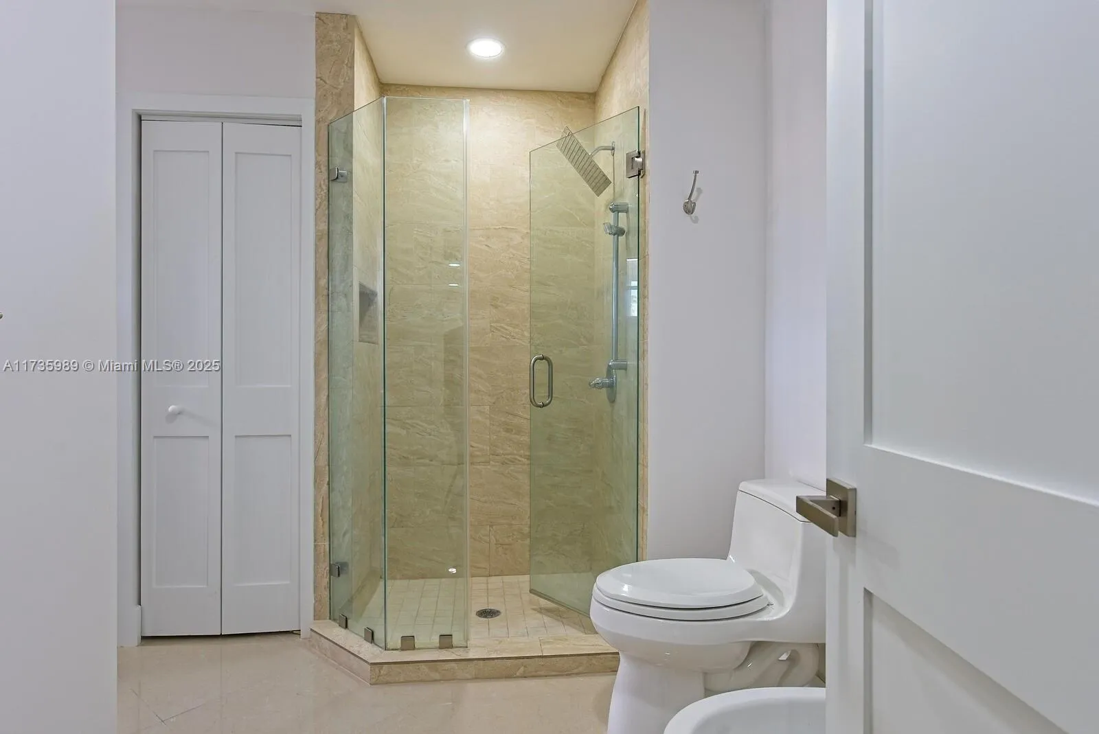 Miami, Florida 33173, United States, 3 Bedrooms Bedrooms, ,3 BathroomsBathrooms,Residential,Pending,11295