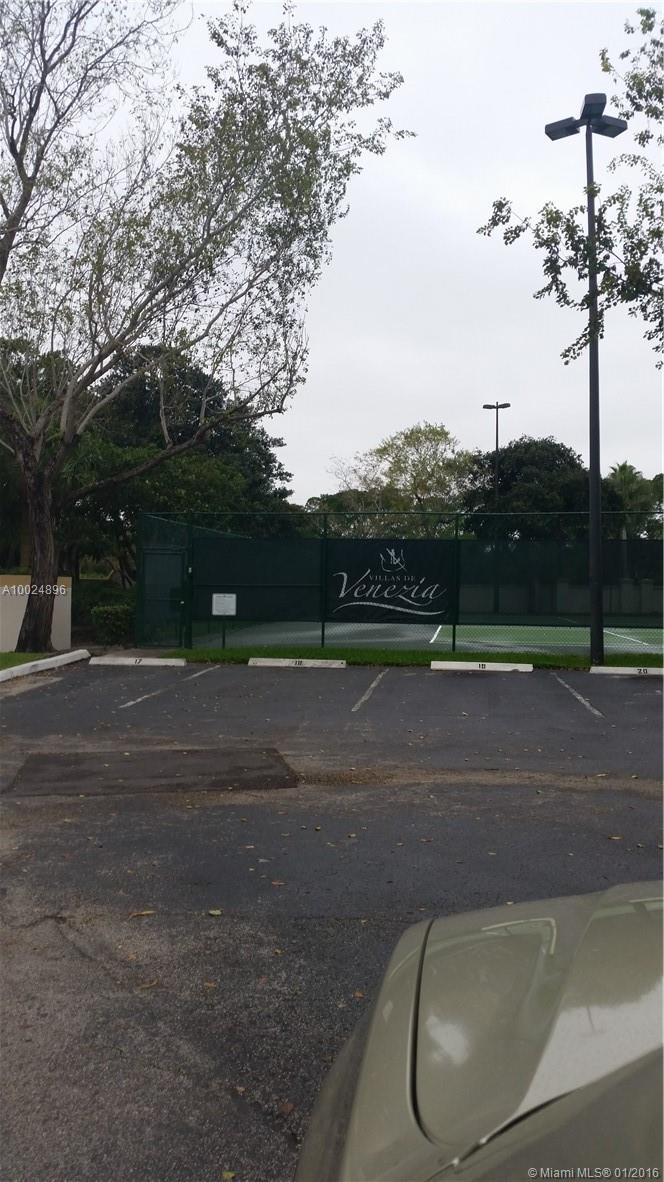 THIS LOVELY UNIT IN VILLA DE VENEZIA ,THIS APARTAMENT IS IN IMMACULATE CONDITION AND READY TO MOVE IN MARCH .COZY KITCHEN !!NICE CABINETS WITH GRANITE COUNTERTOP ,STAINLESS STEEL APPLIANCES .THE UNIT HAS LAMINATE FLOOR BEAUTIFULLLAKE VIEW !!SHOPPING AND MAYOR AVE IS CLOSE !!!!AVAILABLE IN MARCH 1 2016 .
