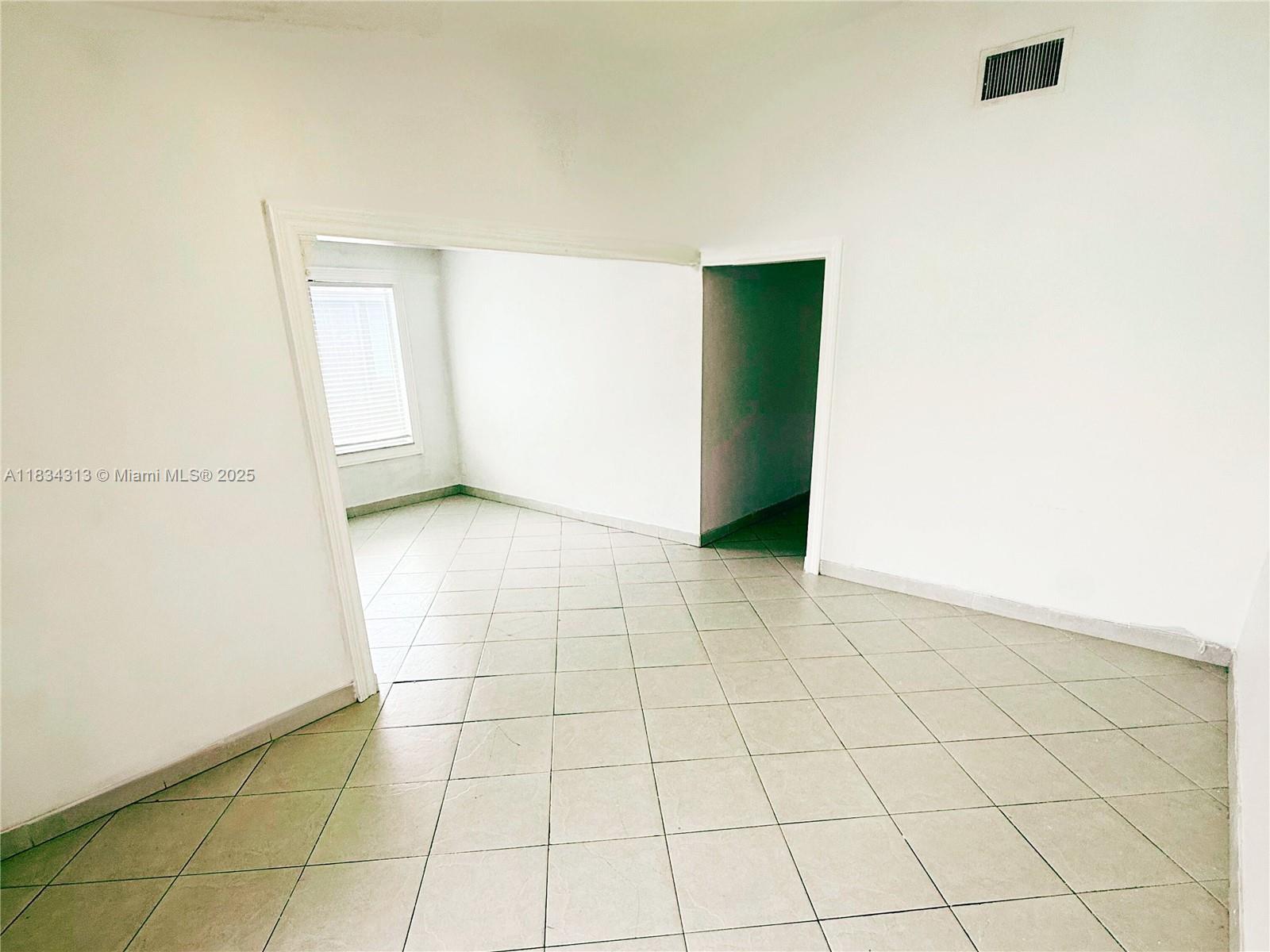 FOREST CONDO - Residential