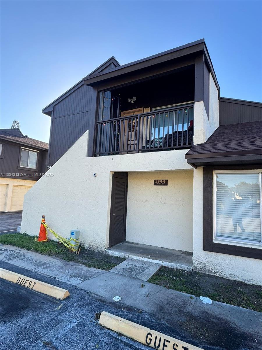 FOREST CONDO - Residential