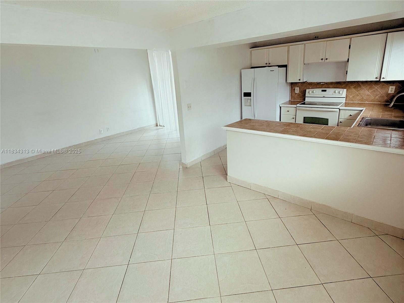 FOREST CONDO - Residential