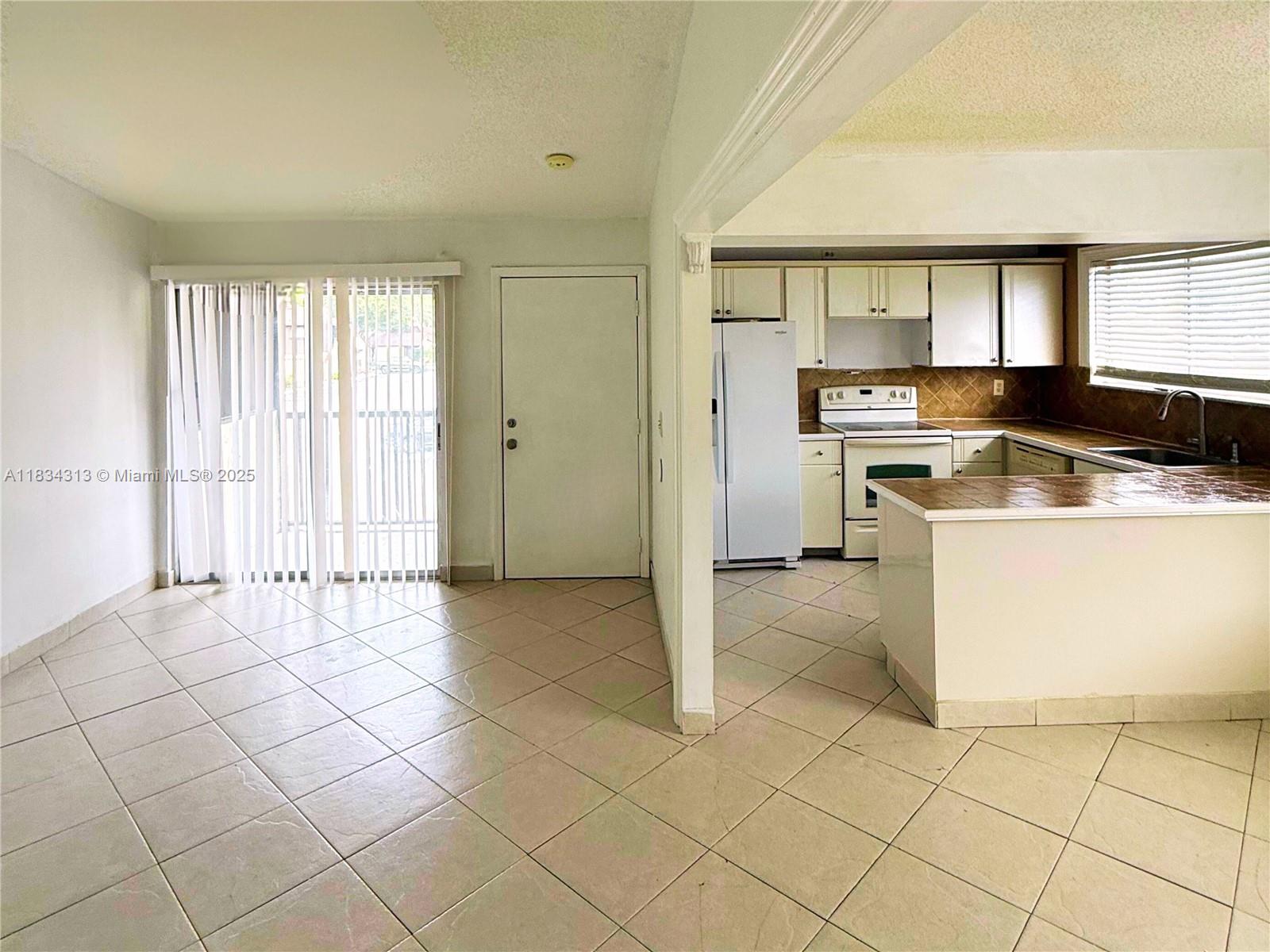 FOREST CONDO - Residential