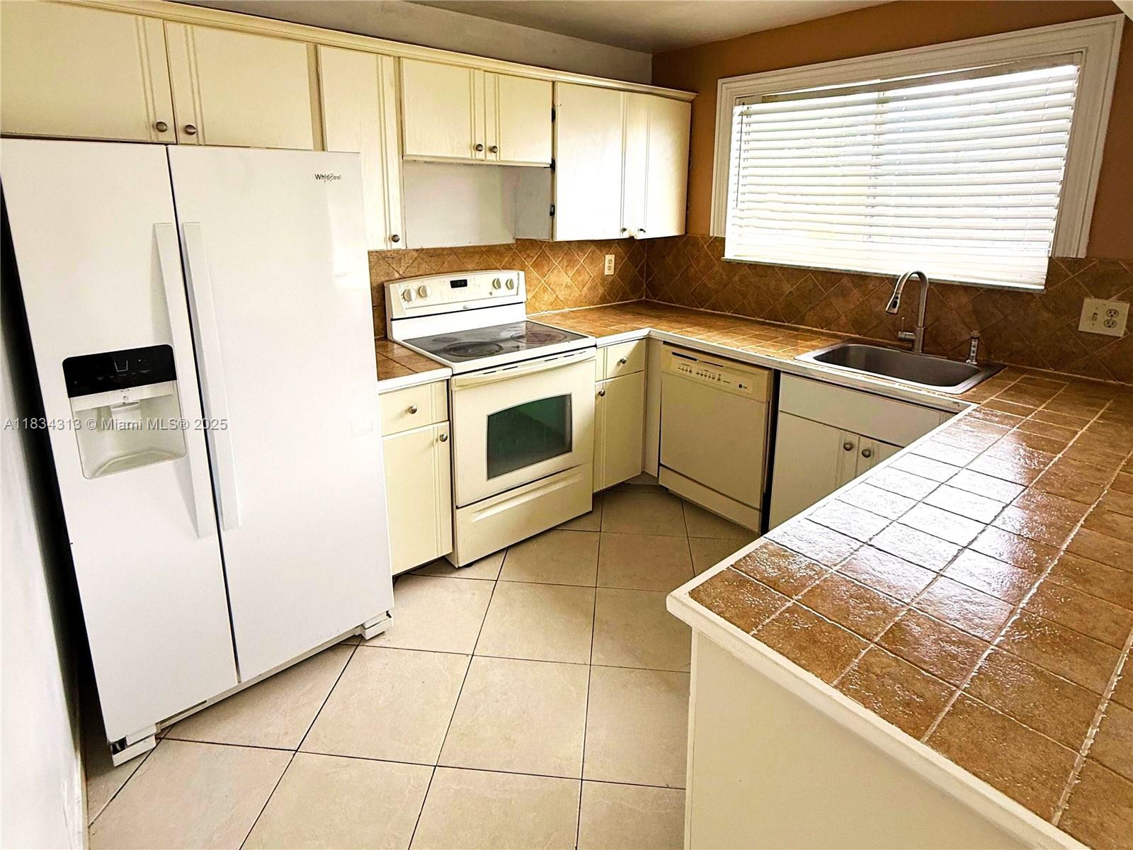 FOREST CONDO - Residential