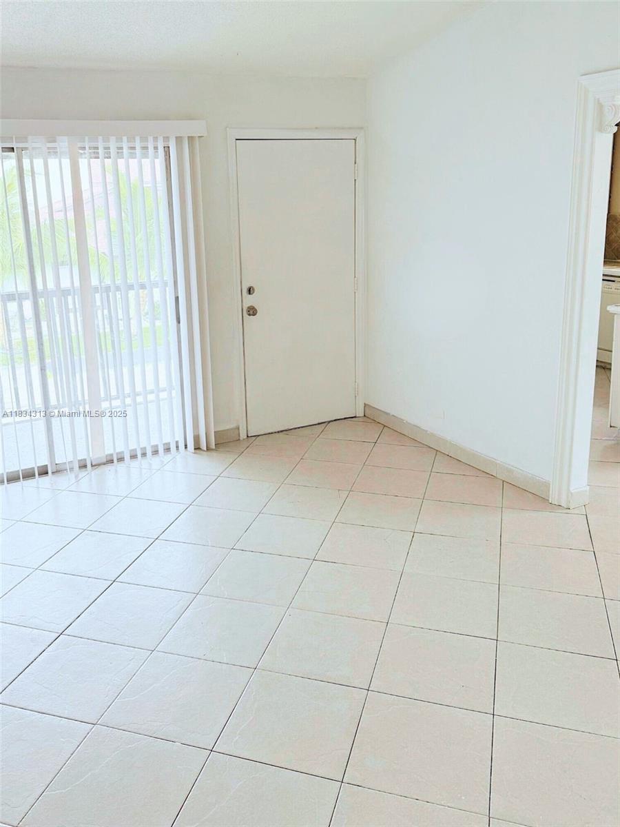 FOREST CONDO - Residential